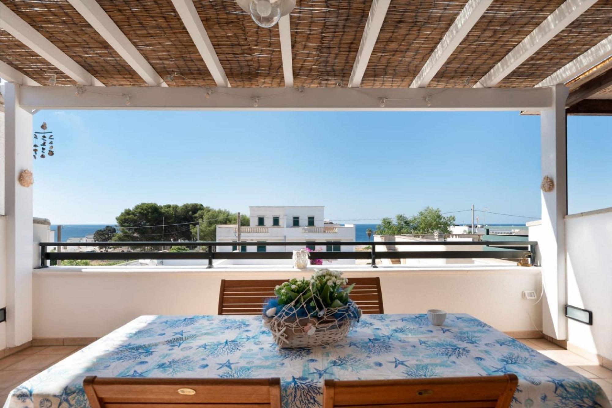 Casa Vacanze Orlando - Con Veranda Vista Mare A 200M Dal Mare Santa Maria di Leuca Екстериор снимка